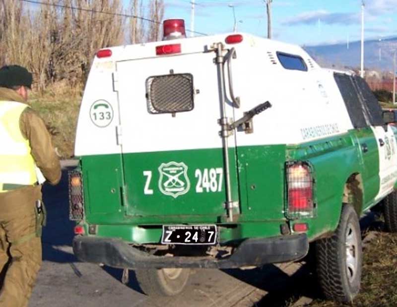 Carabineros detuvo a joven mientras intentaba robar al interior de un microbus estacionado