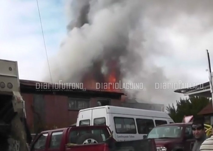 Bomberos salvó uno de los supermercados del conocido clan La Familia y evitó que el fuego se extendiera a otros locales