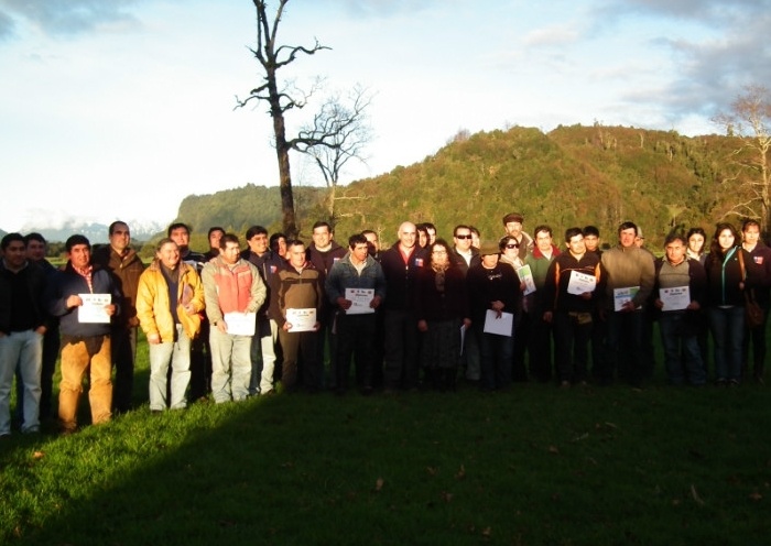 Agricultores de la comuna realizan curso de Enfermería de Ganado