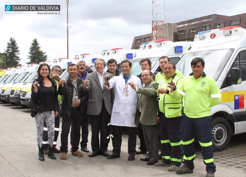 Llegaron 10 nuevas ambulancias para los hospitales públicos