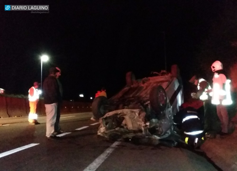 Auto que se dirigía a La Unión chocó con caballos sueltos en la carretera