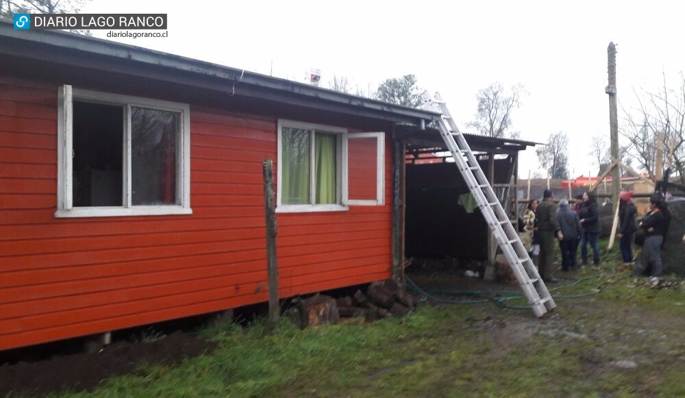  Rápida acción de Bomberos evitó incendio de una vivienda en Pitriuco