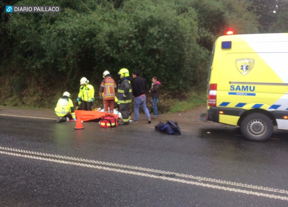 Tres vehículos colisionaron por camino resbaladizo en ruta Paillaco - Valdivia