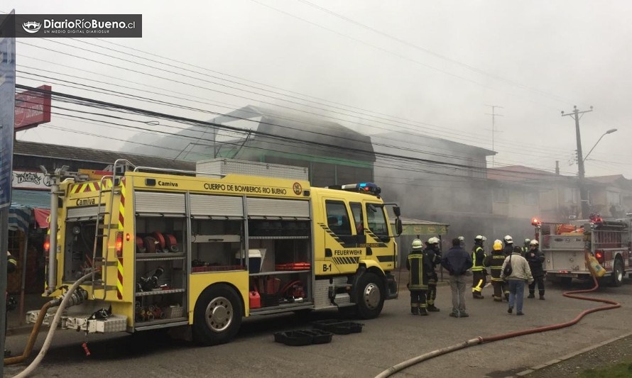 Alarma de bomberos por incendio en en centro de Río Bueno 