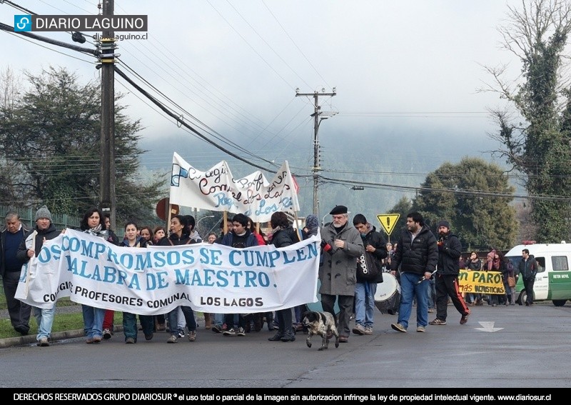 Profesores de Los Lagos mantienen movilización indefinida