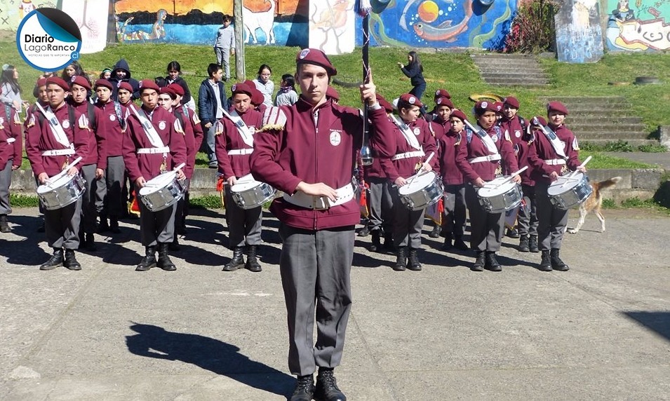 Liceo Antonio Varas se lució en competencia de bandas escolares