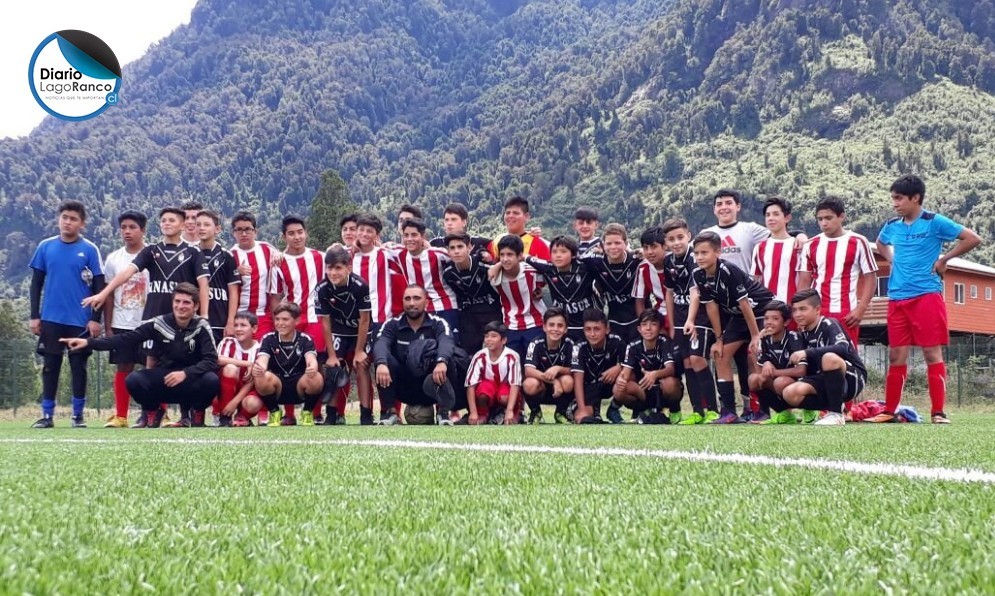 Santiago Morning sub-14 compartió con jóvenes de Riñinahue