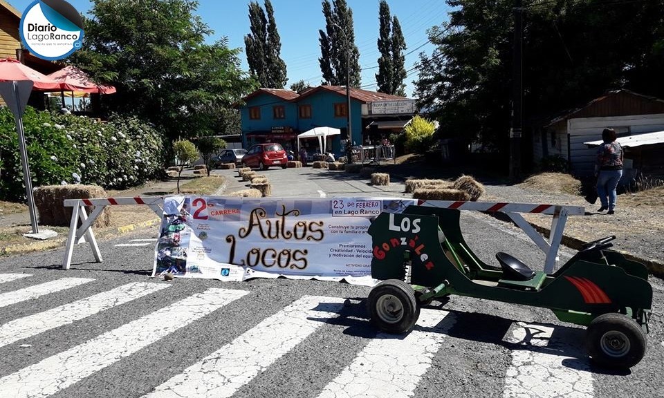 Todo listo en Lago Ranco para la gran carrera de Autos Locos