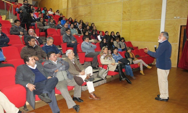 Prestigioso montañista Claudio Lucero brindó inspiradora charla a colaboradores de Grupo Socoepa