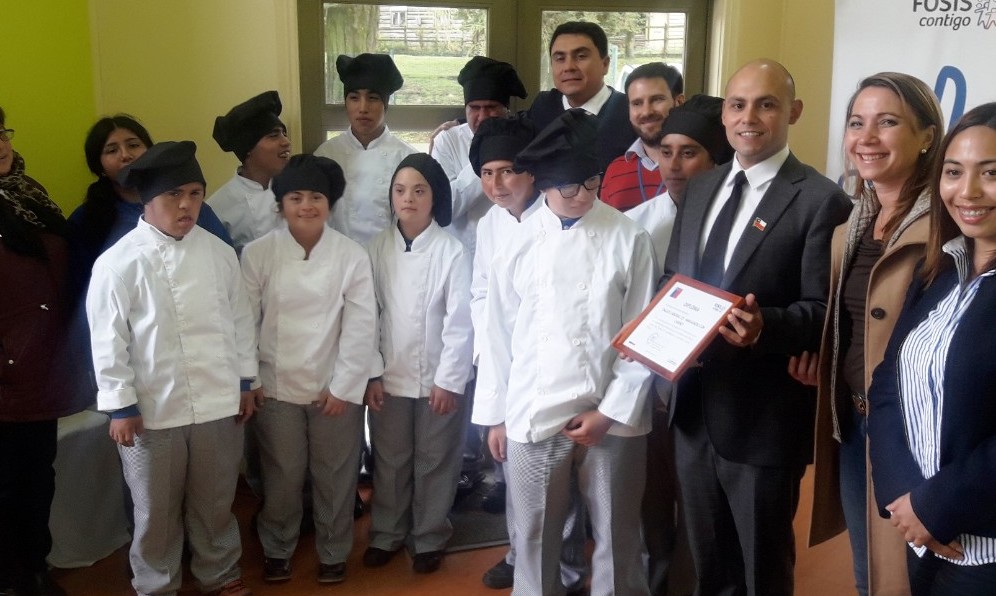 Taller del Complejo Educacional Ignao implementó panadería en el recinto