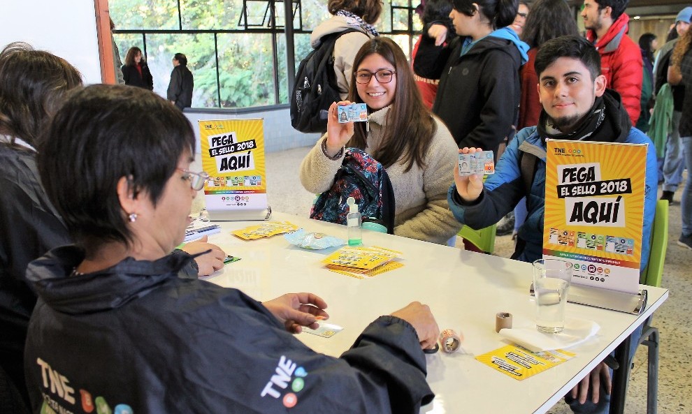 Junaeb Los Ríos inició Revalidación de la Tarjeta Nacional del Estudiante