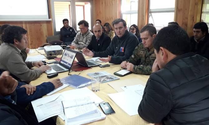 [ALERTA VOLCÁNICA] Alcaldes de Futrono y Lago Ranco se reunieron con Onemi y otros organismos