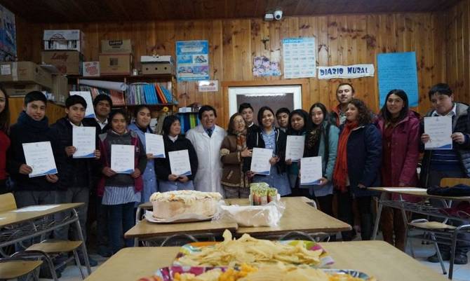 Alumnos de la escuela Carrán recibieron su certificación de talleres