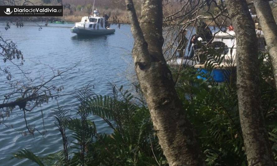 Pareja se habría lanzado al río en Valdivia: Ella logró ser rescatada y él falleció