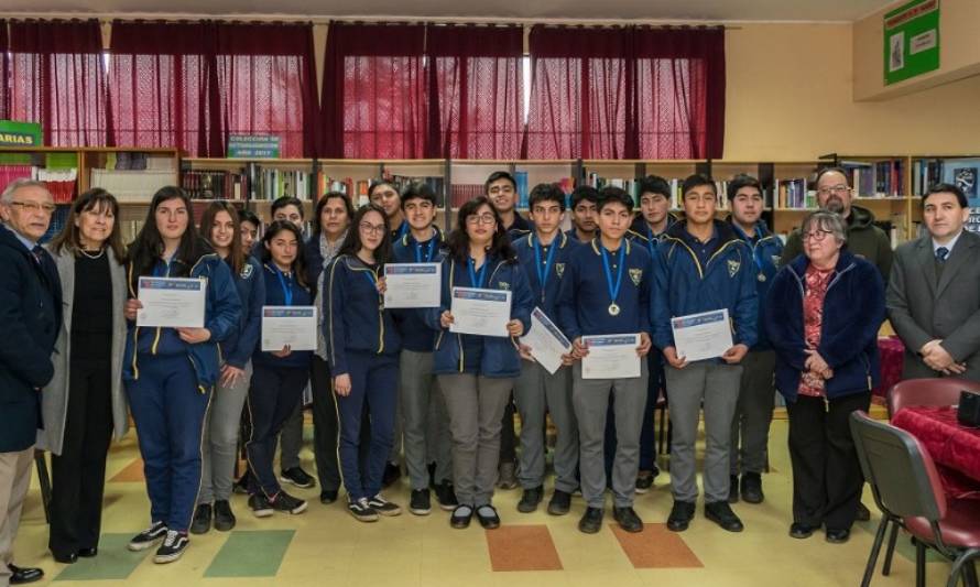 Estudiantes del Liceo Técnico de Río Bueno aprendieron sobre cómo las tecnologías fomentan la lectura