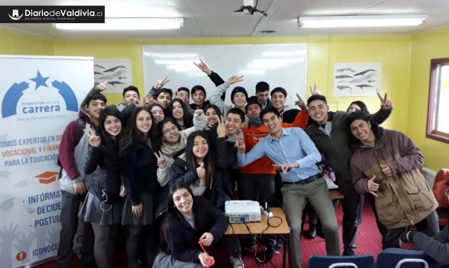 Conoce la fundación que asesora a jóvenes estudiantes para entrar a la educación superior 