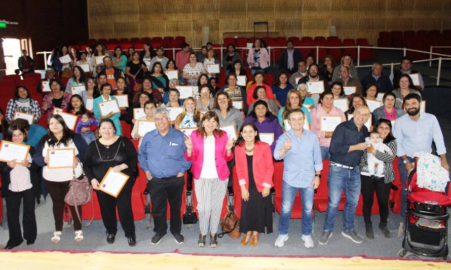 80 familias emprendedoras de Río Bueno recibieron recursos del Fosis 