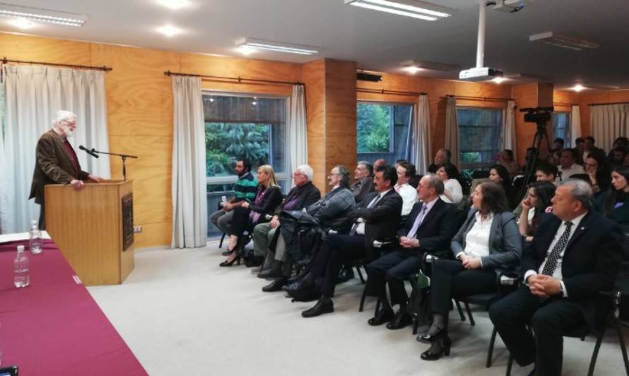 Académicos y estudiantes rindieron homenaje al premio Nobel Aternativo Manfred Max Neef