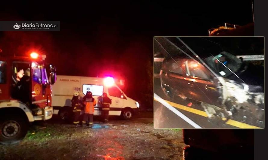 Cinco personas viajaban en auto que sufrió accidente en ruta a Futrono