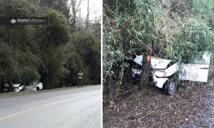 Carabineros de Llifén detuvo a conductor que chocó con un árbol