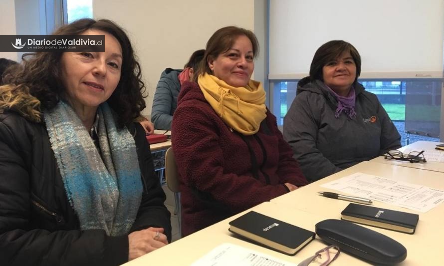 Administrativas de jardines infantiles participan en curso de normativa laboral