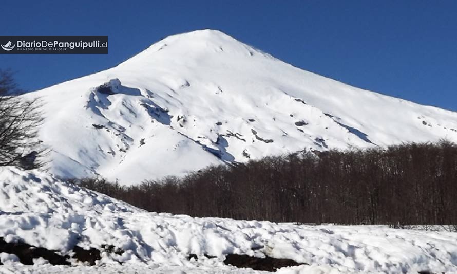 Declaran alerta amarilla por actividad del volcán Villarrica