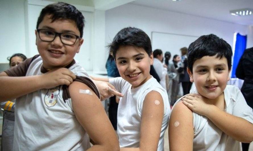 Estudiantes varones de 4° básico se suman a vacunación contra el Virus del Papiloma Humano