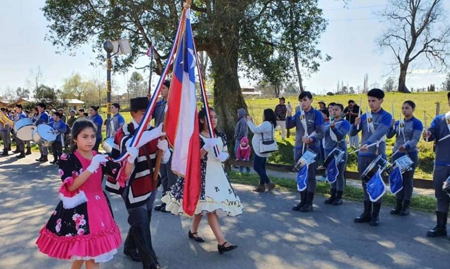 Fiestas Patrias: Pitriuco deleitó al público con desfile académico y comunitario