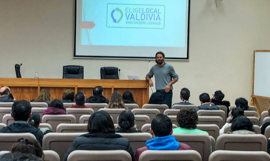Emprendedores de Valdivia trabajan iniciativa para promover productos y servicios locales