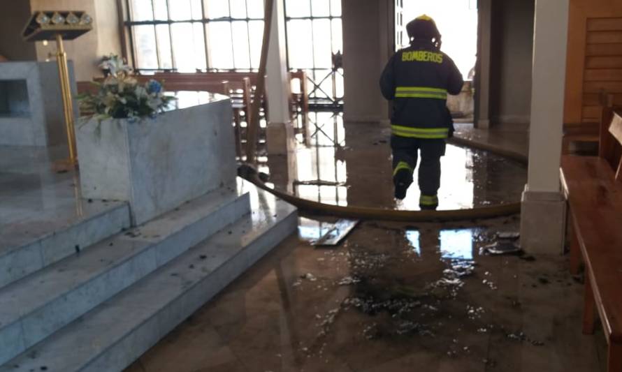 Obispado de Valdivia descarta acción de terceros en incendio de Catedral