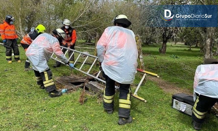 Río Bueno: Adulto mayor falleció tras caer a un pozo