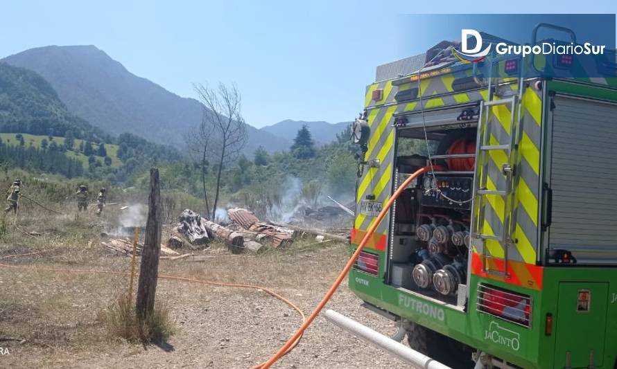Bomberos lograron controlar incendio de pastizales en Caunahue