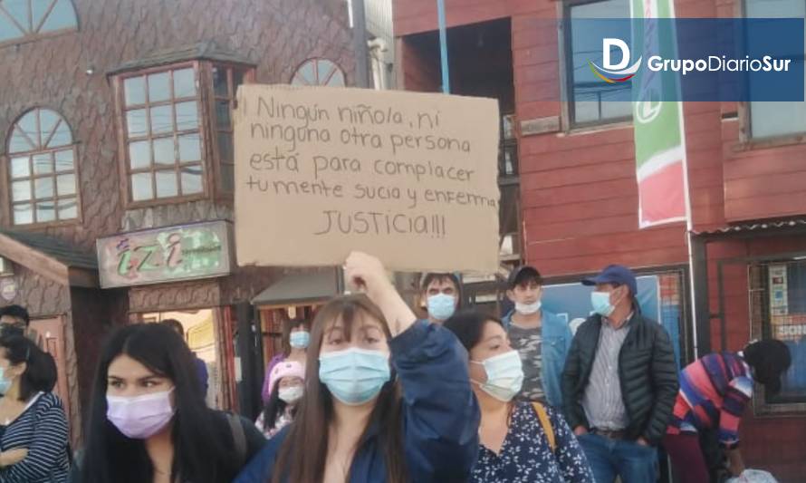 Chiloé: saquearon frutería cuyo dueño es acusado de abuso sexual