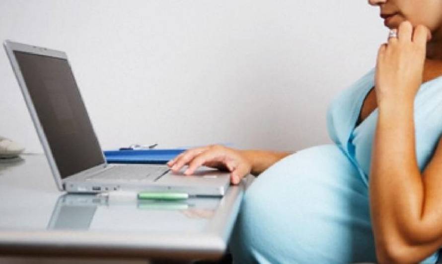 Senado apoya que embarazadas puedan teletrabajar durante alerta sanitaria