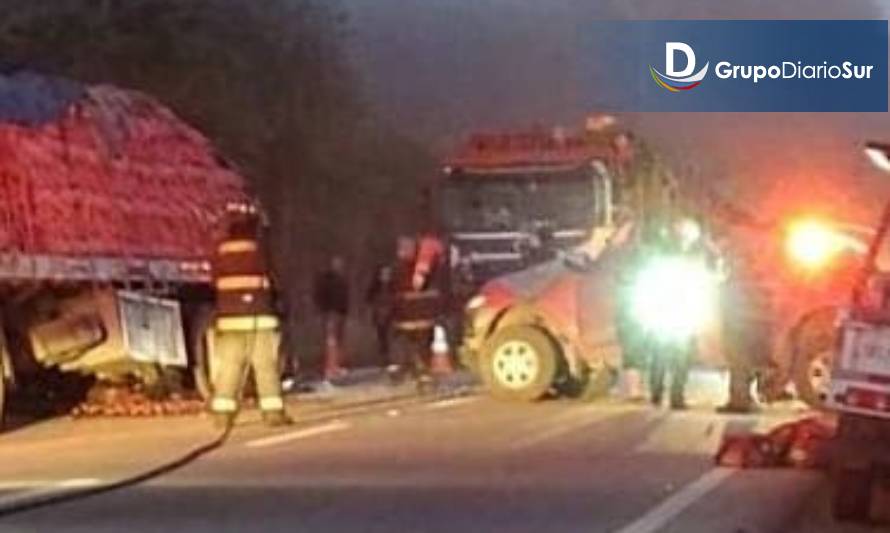 San José: Colisión de camioneta contra un camión deja un fallecido