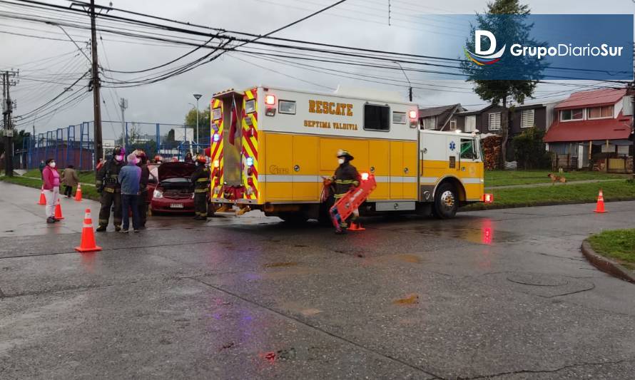 Colisión en calle Pablo Neruda movilizó a unidades de emergencia