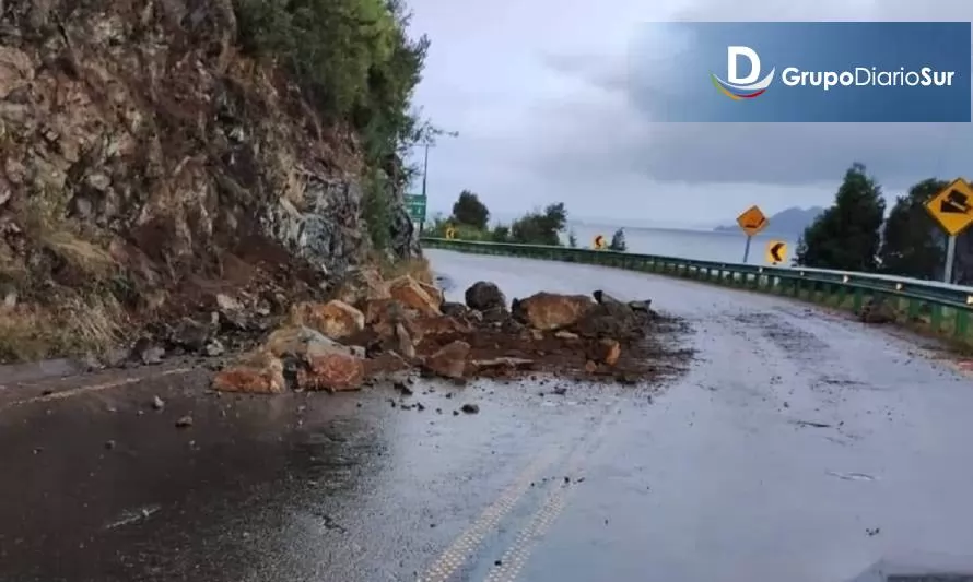 Desprendimiento de rocas interrumpió el tráfico en ruta Lago Ranco-Riñinahue