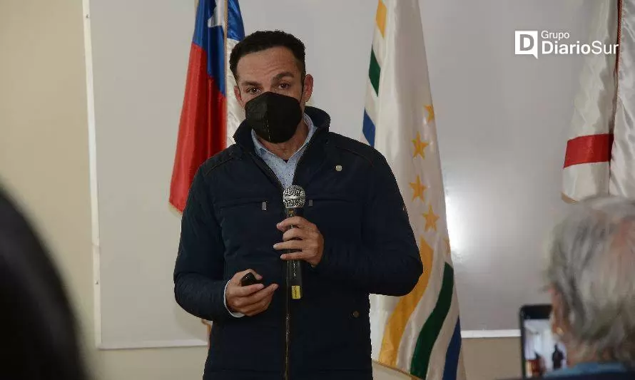 Investigador de U. de Sevilla realizó charlas sobre salud en Valdivia