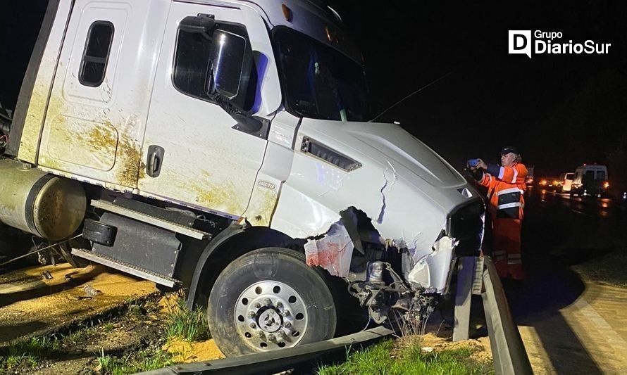Así quedó el camión a un costado del camino. Crédito: Cedida.