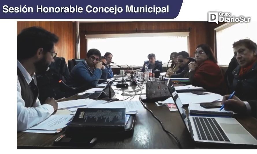 Tenso Concejo Municipal en Futrono: alcalde habla por primera vez de caso “cotizaciones falsas”