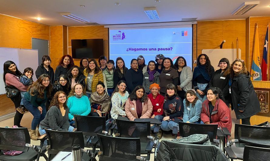 Comienza nueva Escuela Mujer Emprende junto a 100 participantes de Los Ríos 