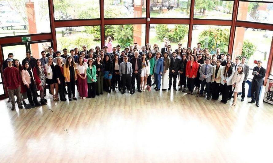 Estudiantes se titularon y graduaron en la Facultad de Ciencias Forestales y Recursos Naturales de UACh