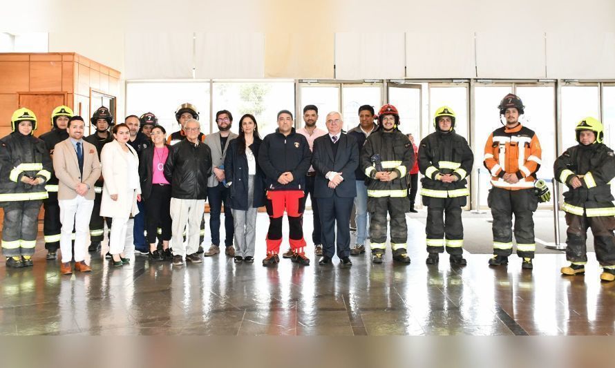 Bomberos de Valdivia recibirán beneficios del Centro de Salud USS Valdivia