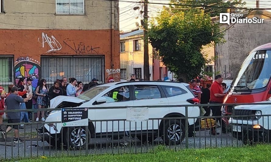 Colisión múltiple se registró en Avenida Picarte de Valdivia