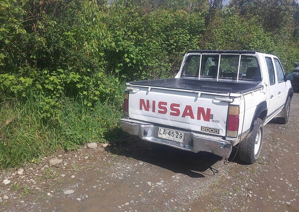 Carabineros de Los Lagos encontró camioneta usada en robo de servicentro