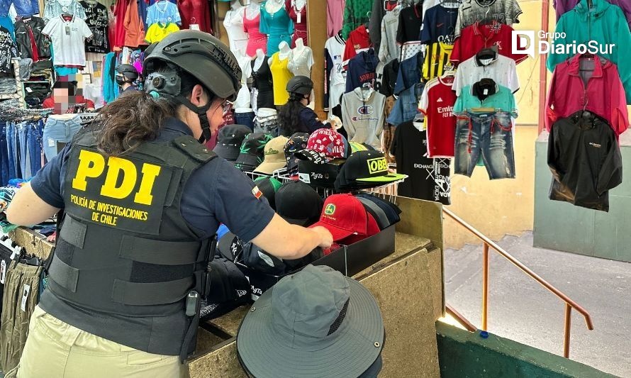 PDI incautó más de mil prendas falsificadas en Mercado Persa de Valdivia
