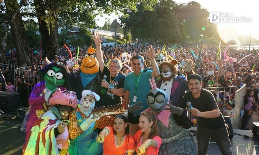 Cachureos hizo cantar y bailar a todo Lago Ranco