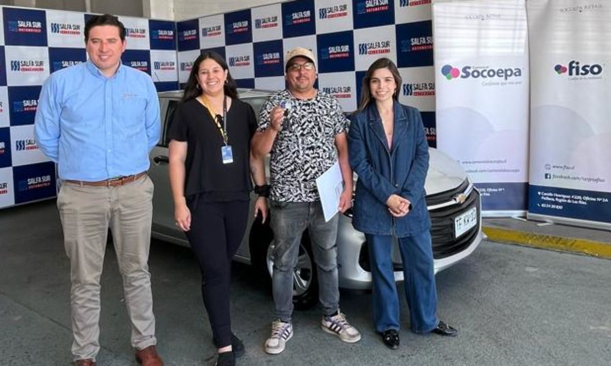 Feliz ganador de sorteo de Comercial Socoepa recibió flamante automóvil cero kilómetro