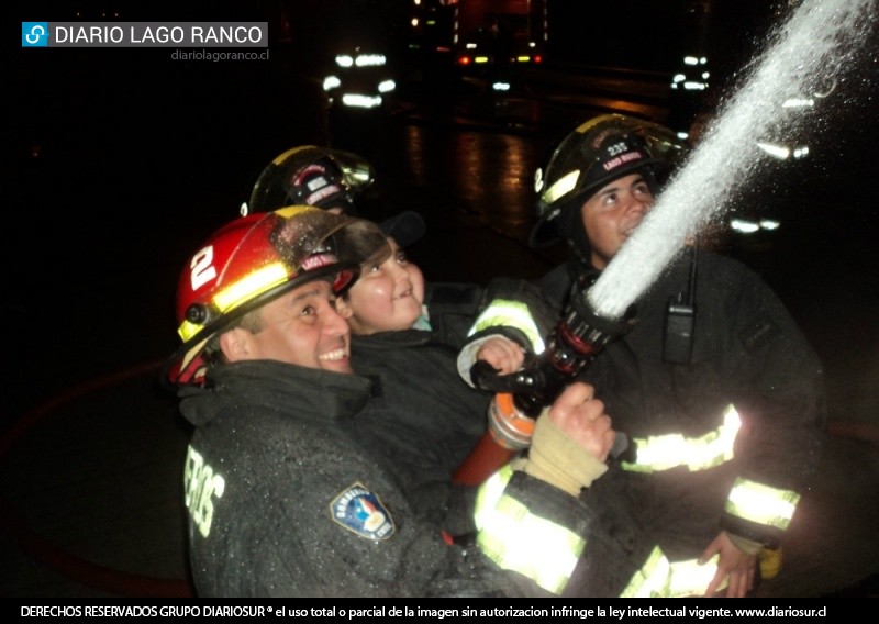 Triste noticia en Lago Ranco: Falleció el pequeño bombero Benjamín Rojas