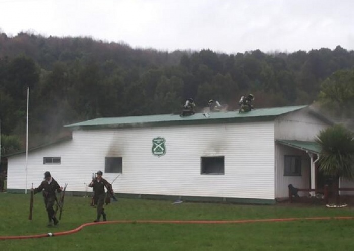 Incendio destruyó dormitorio de Grupo de Formación Policial de Carabineros en Valdivia